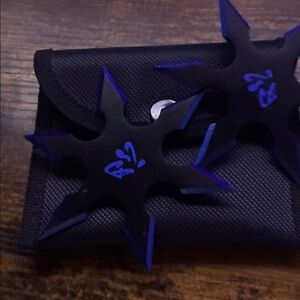 Black and Blue Throwing Stars with Case